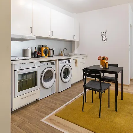 Oops! By Rv Apartment